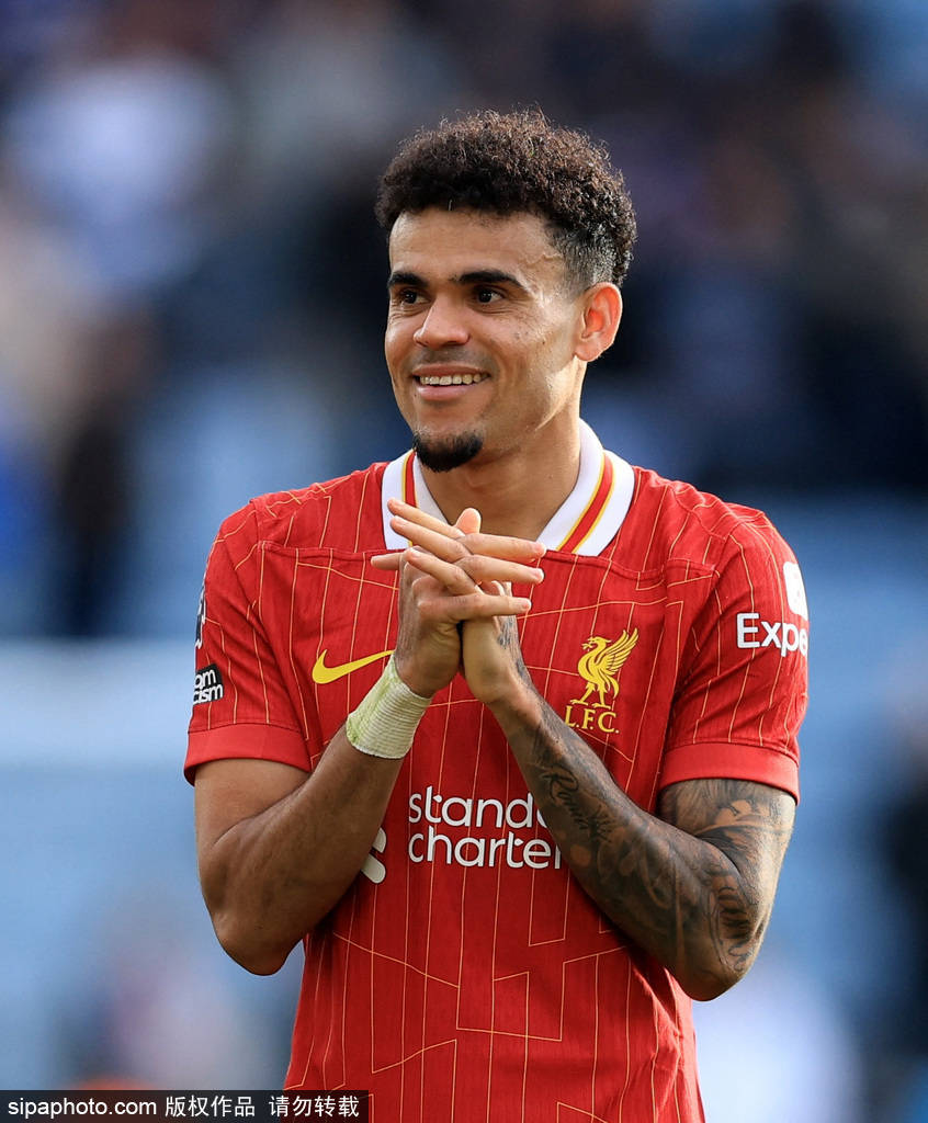 现得更加自 现得更加自